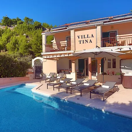 Tina Villa *
