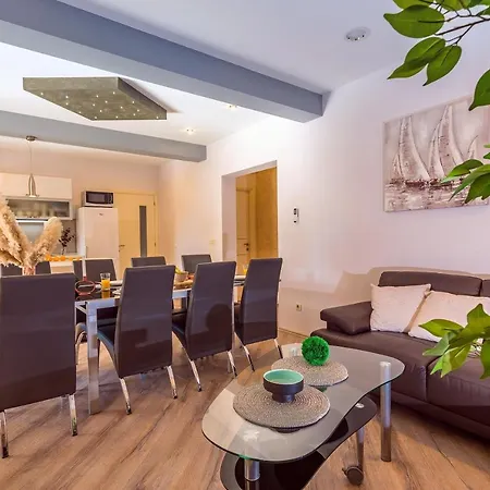 Villa Tina *